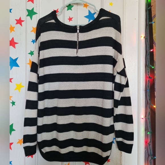 H&M Black and White Striped Sweater Quarter Zip Back - Picture 2 of 2